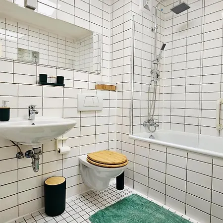 Monteur In Der Innenstadt Apartment